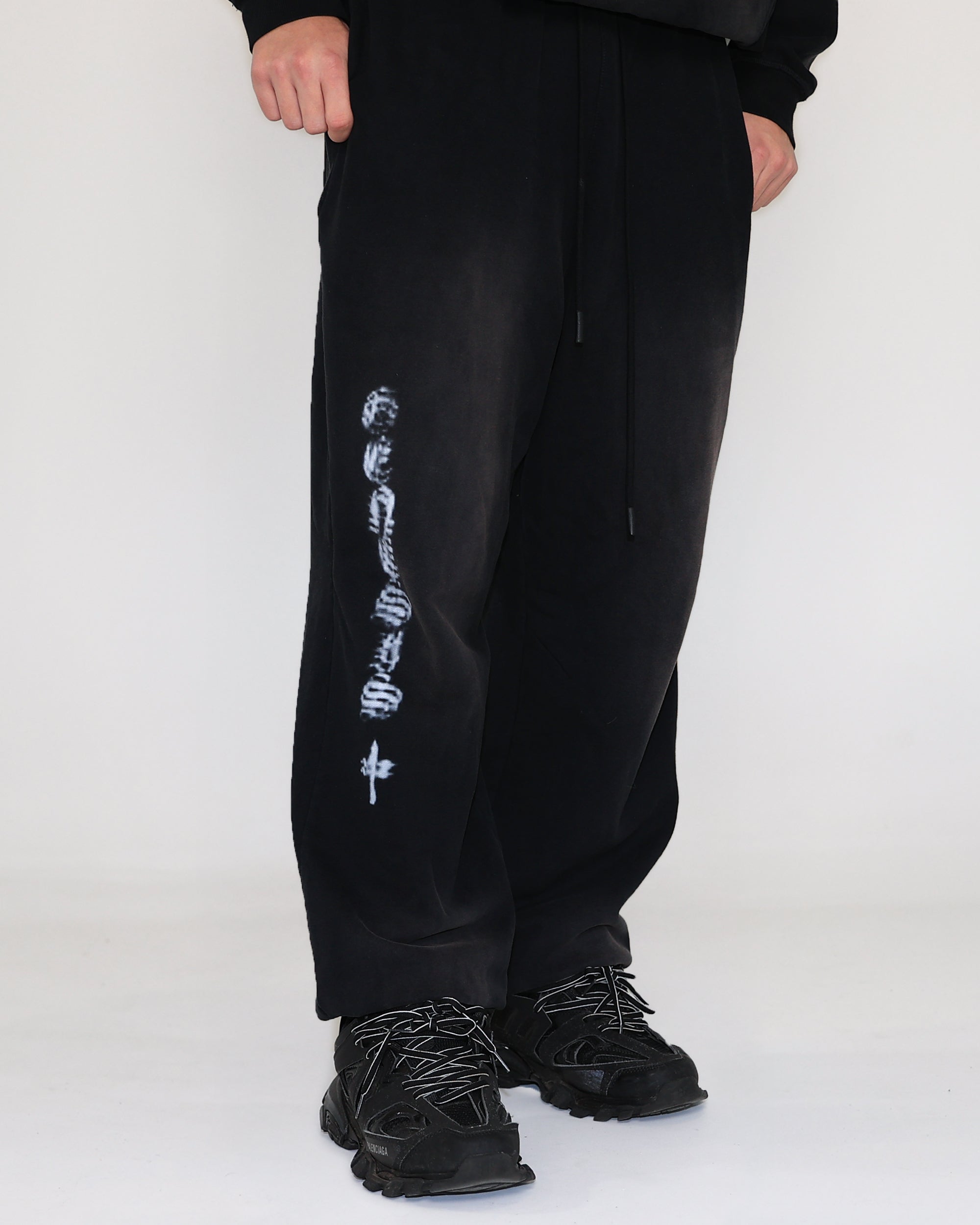 GENESIS LOOSE SWEATPANTS