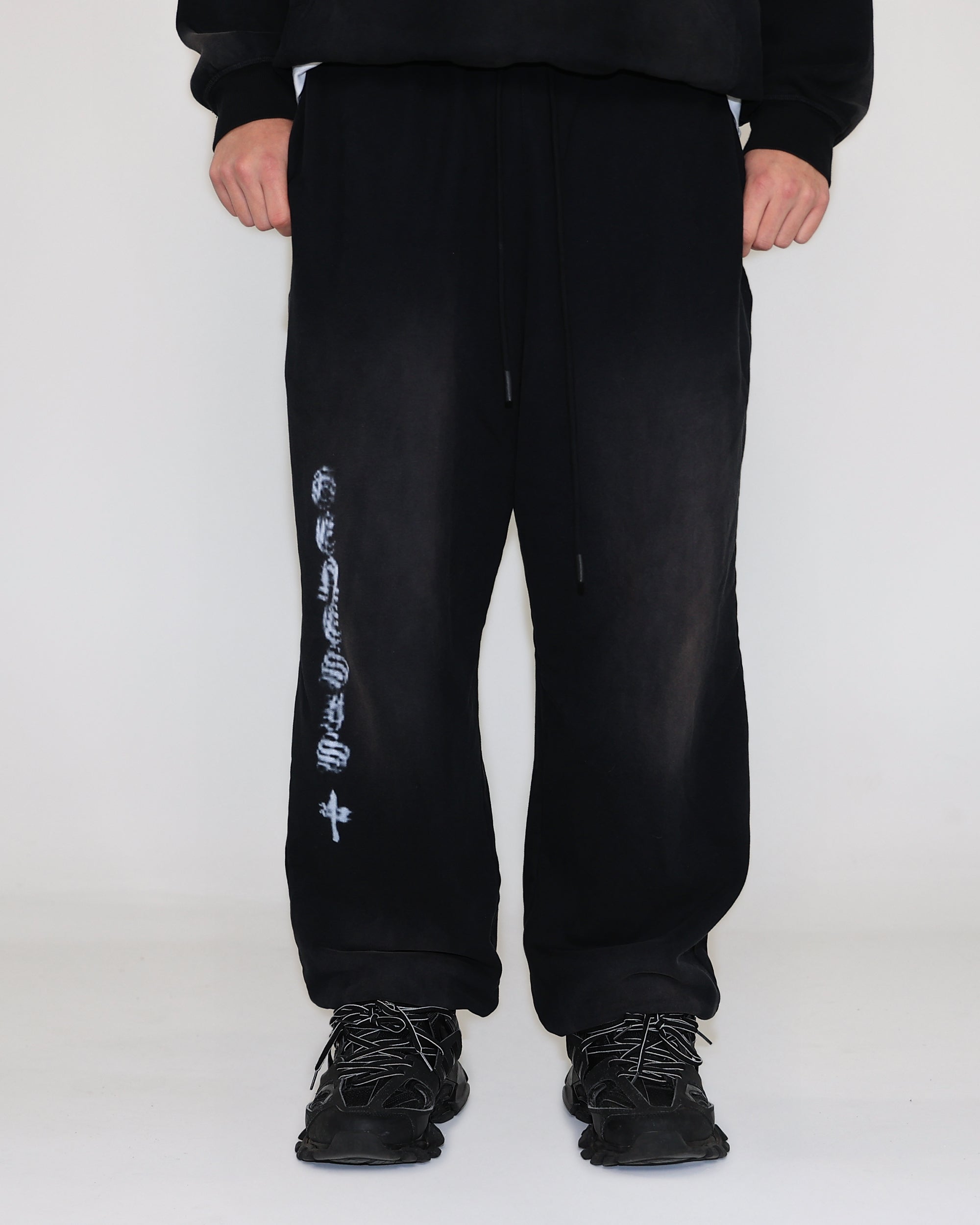 GENESIS LOOSE SWEATPANTS